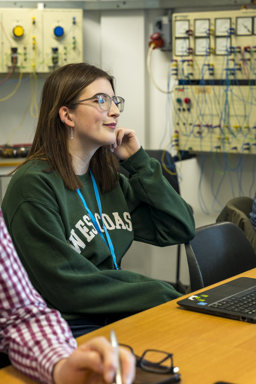 Higher National Diploma in Electrical and Electronic Engineering for England