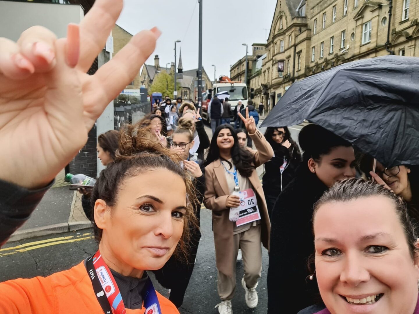 London Marathon runner inspires students and honours friend