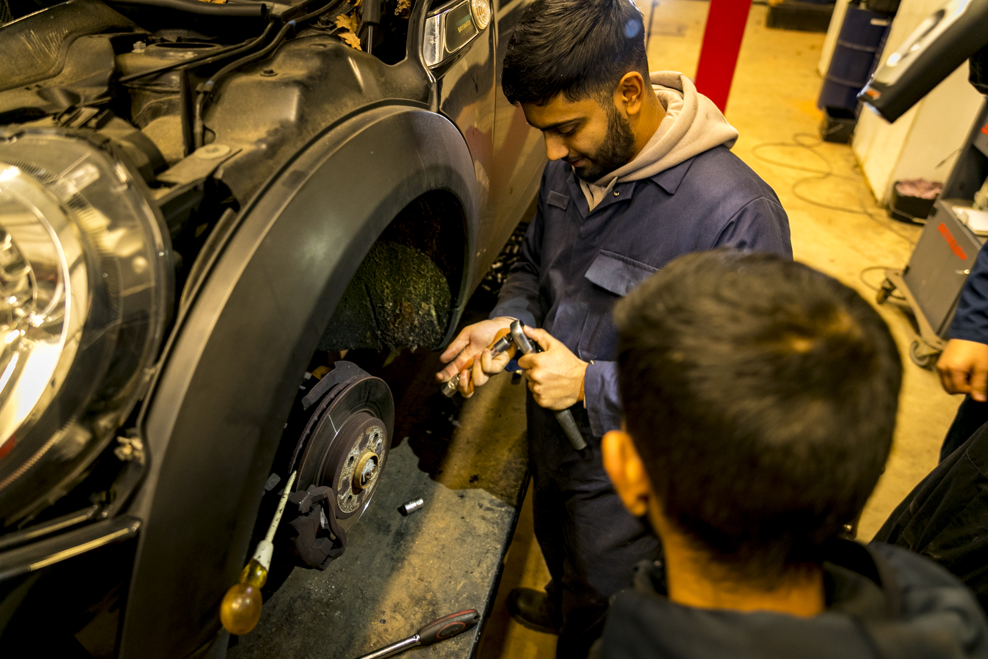 Light Vehicle Maintenance and Repair Principles (Adults) - Bradford College
