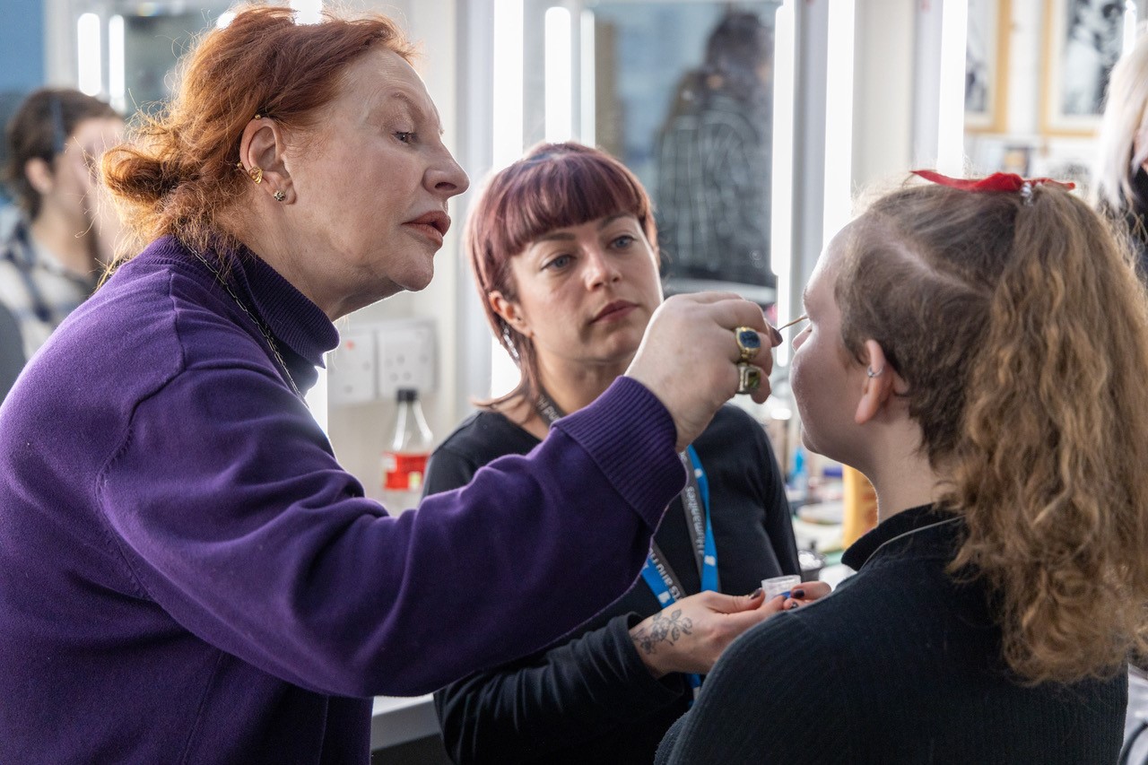 International Make-up Artist Gives Masterclass to Media Make-up students