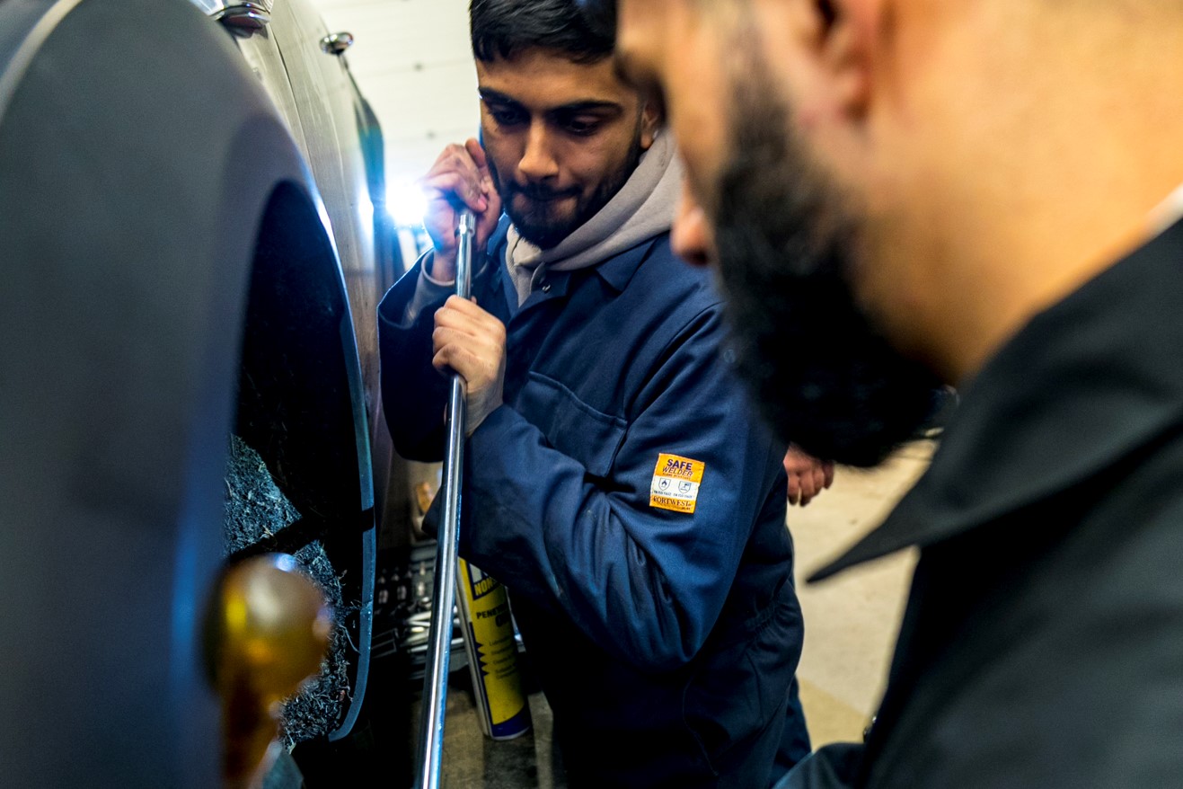 ESOL Certificate in Vehicle Systems Maintenance