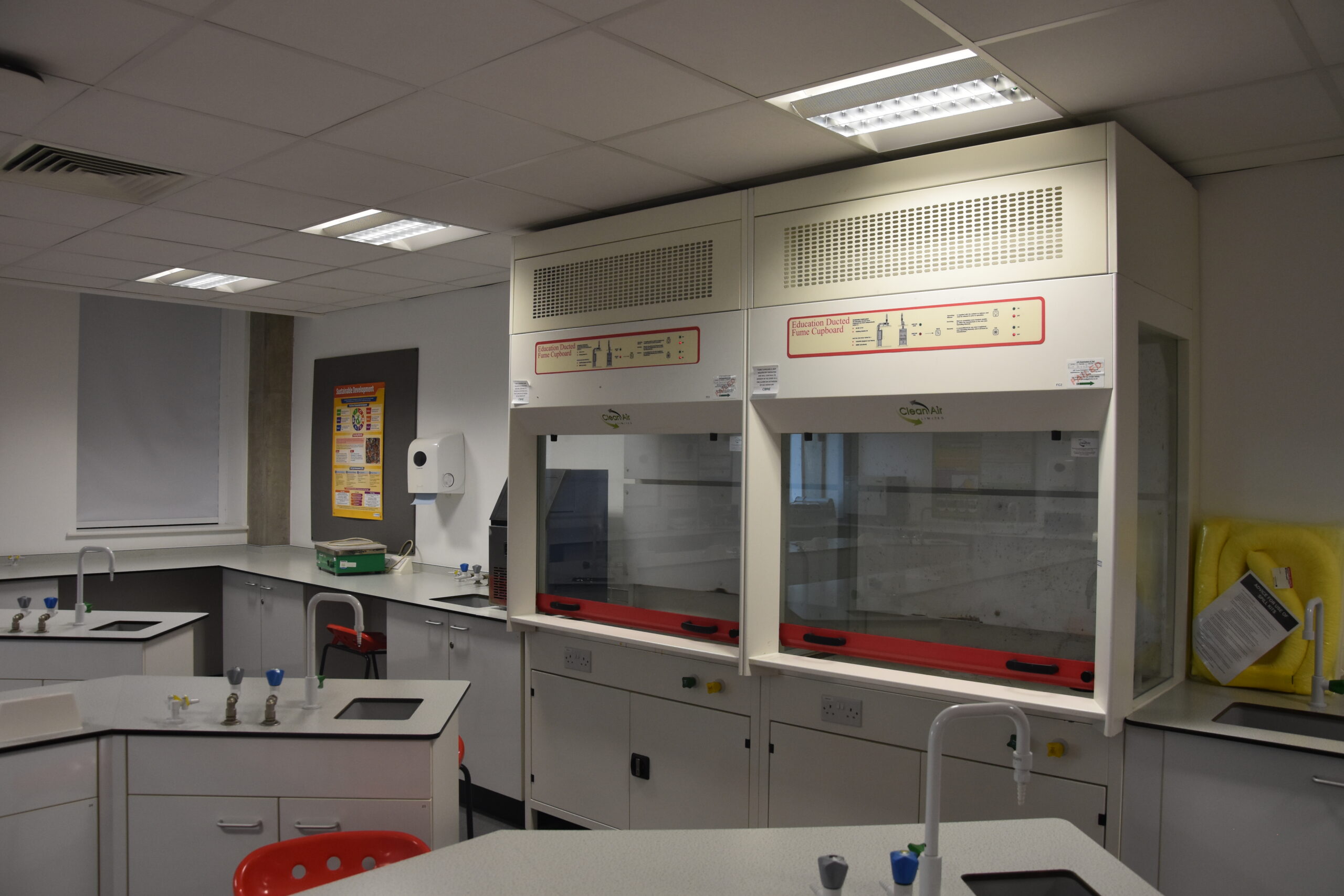 An image of a science lab with science equipment