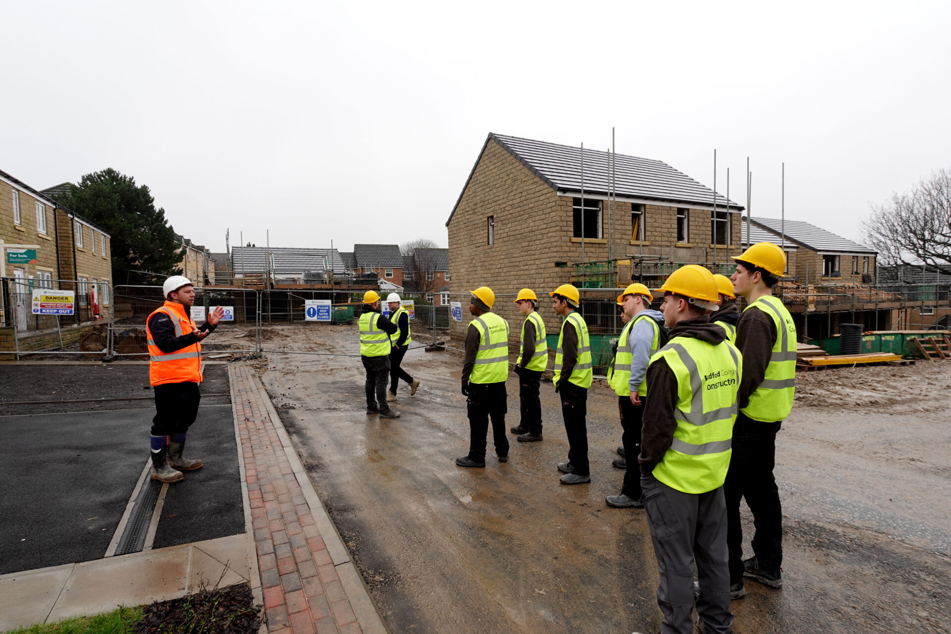 An image of joinery and brickwork students at Persimmon Homes
