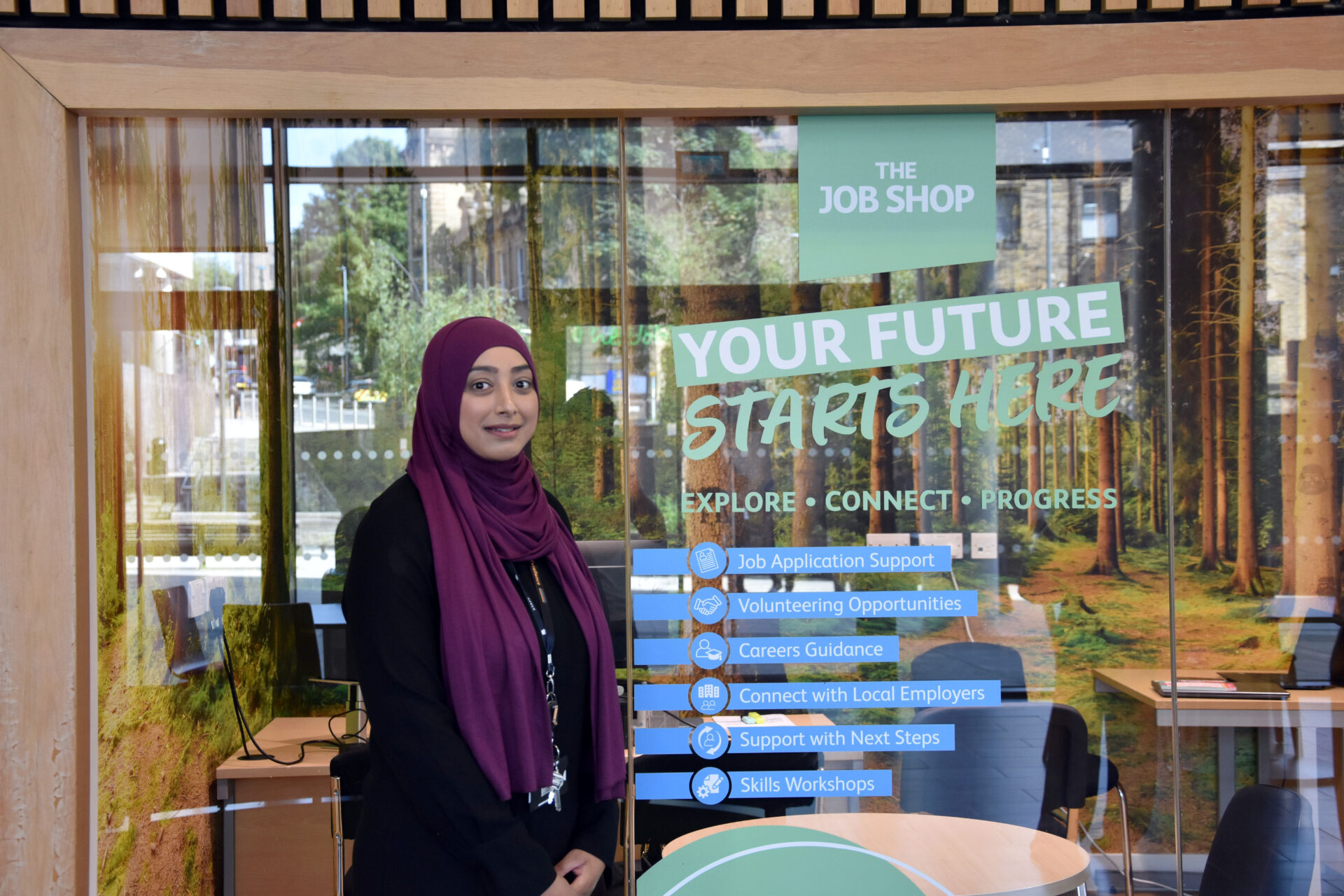 Bradford College Careers Adviser Wins National Education Award